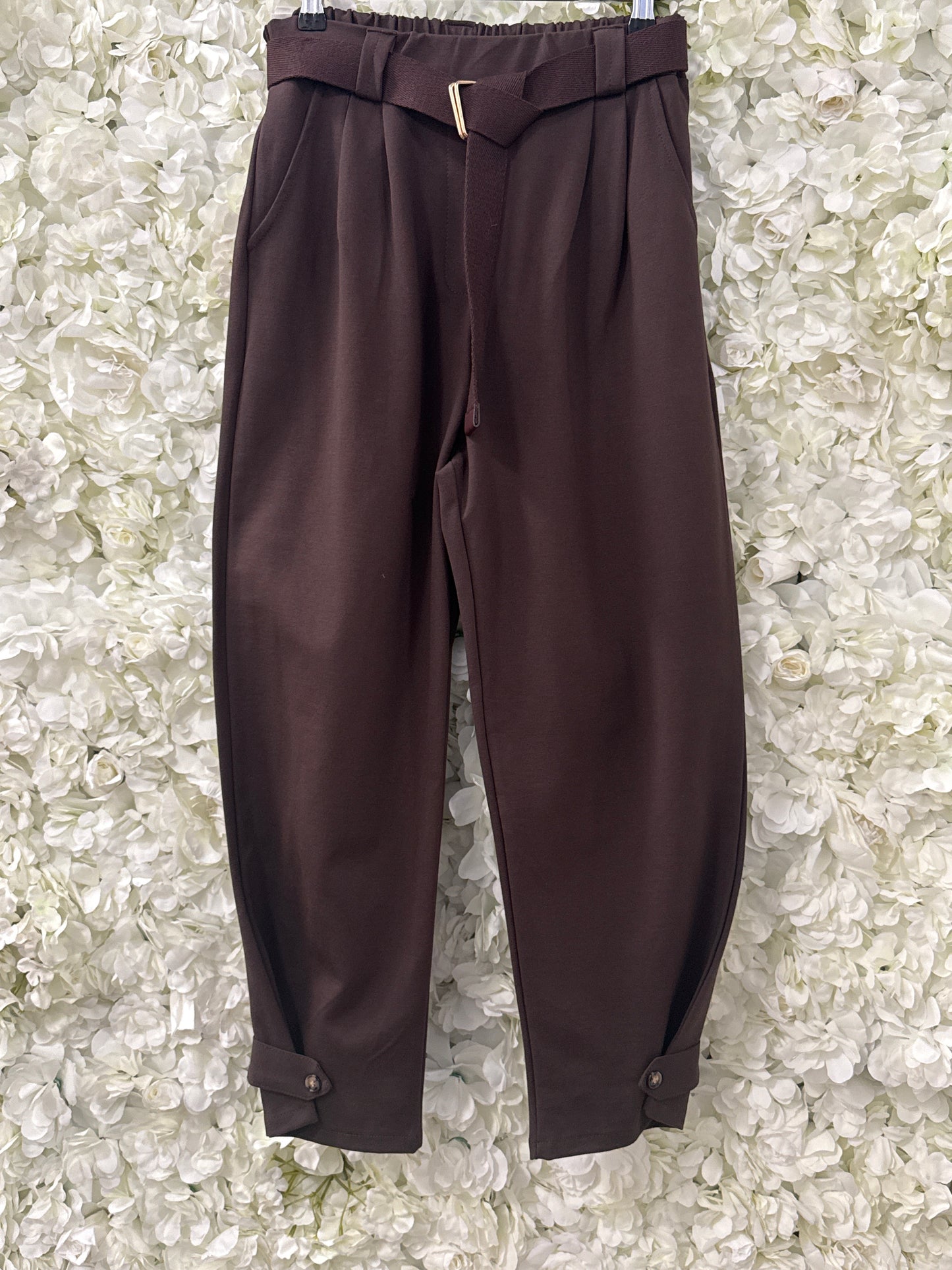 Lovely balloon trousers with button cuff, Miranda chocolate
