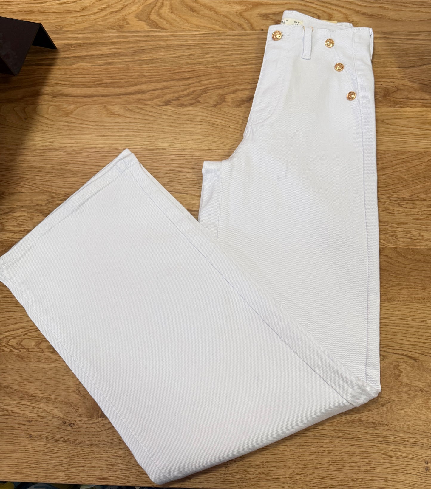 White wide leg jeans, Minda