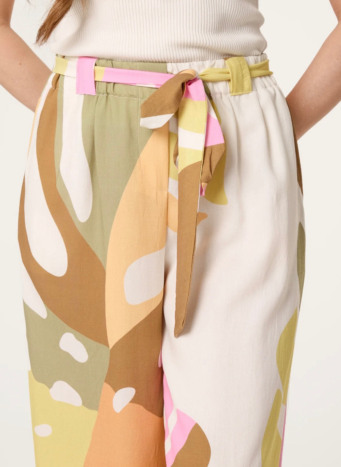 Lovely wide leg abstract trousers, Melody