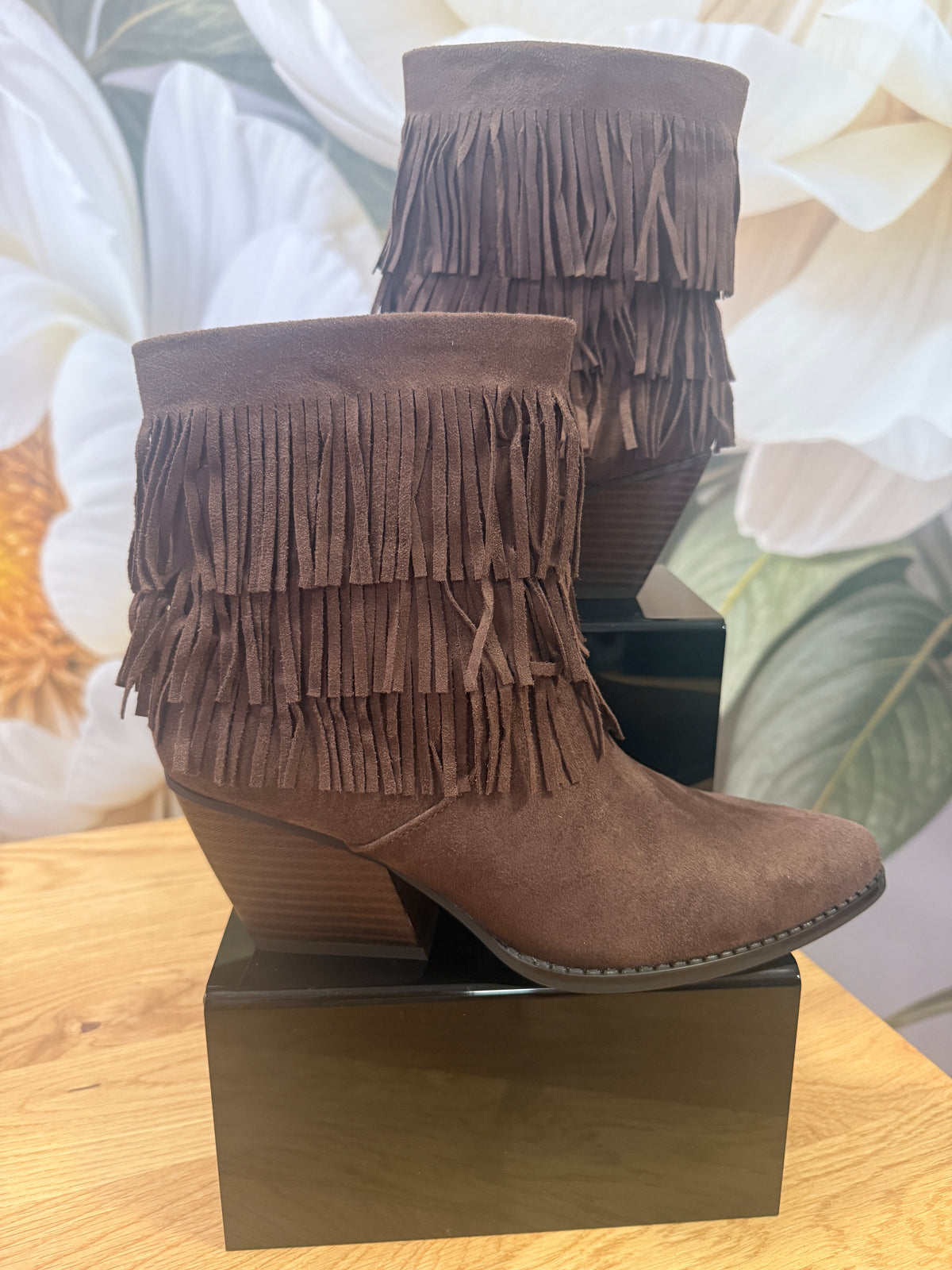 Gorgeous fringe cowboy boots, chocolate brown, Texas