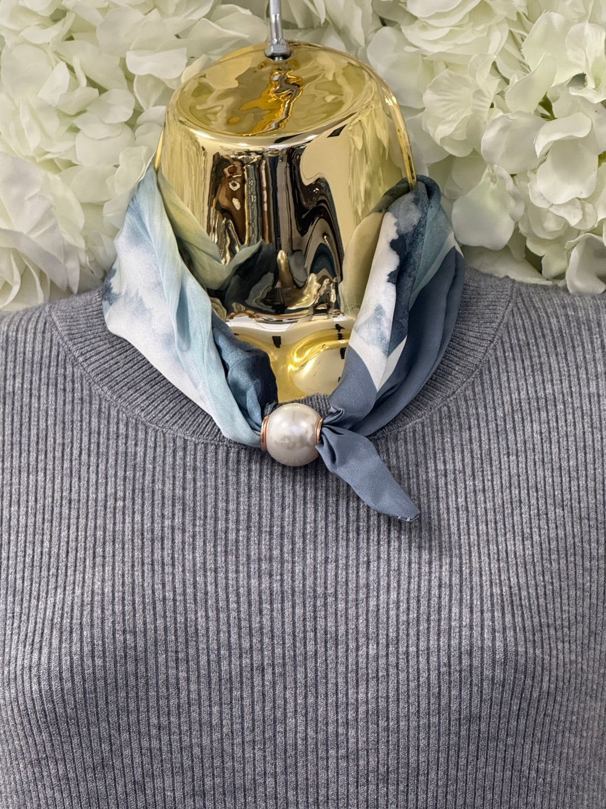 Beautiful jumper with magnetic scarf, Maddie grey