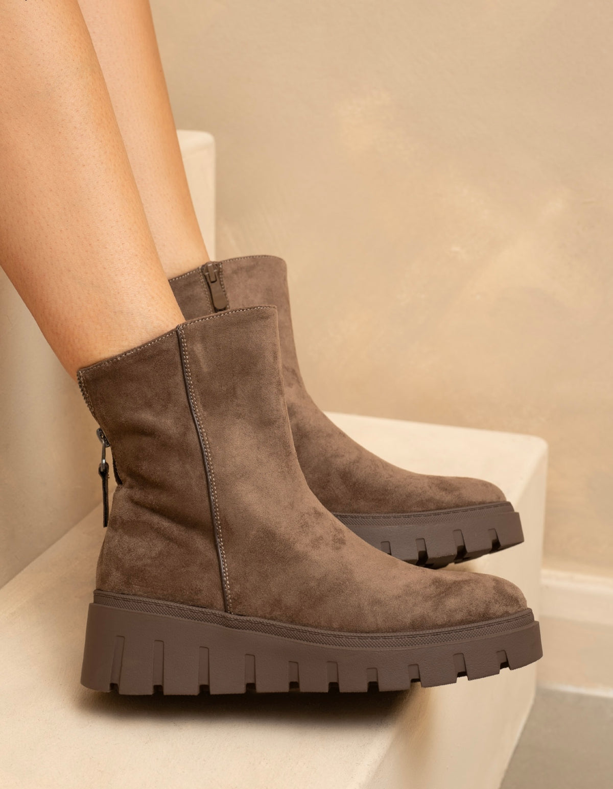 Stunning Lunar boots, chunky sole, Kenzie