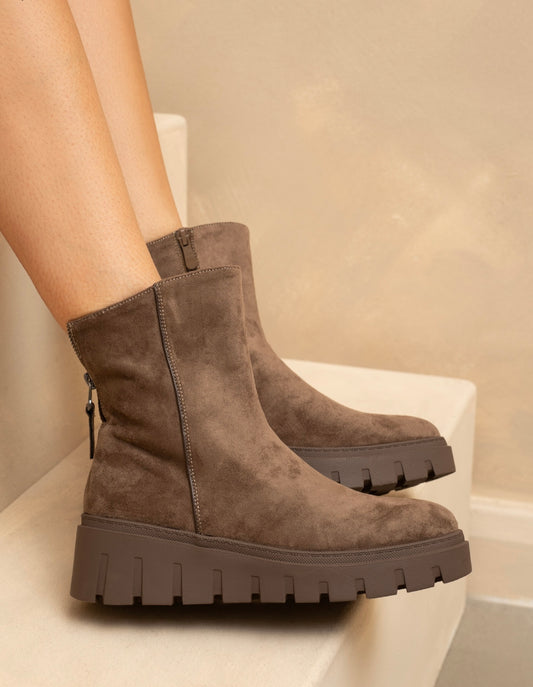 Stunning Lunar boots, chunky sole, Kenzie