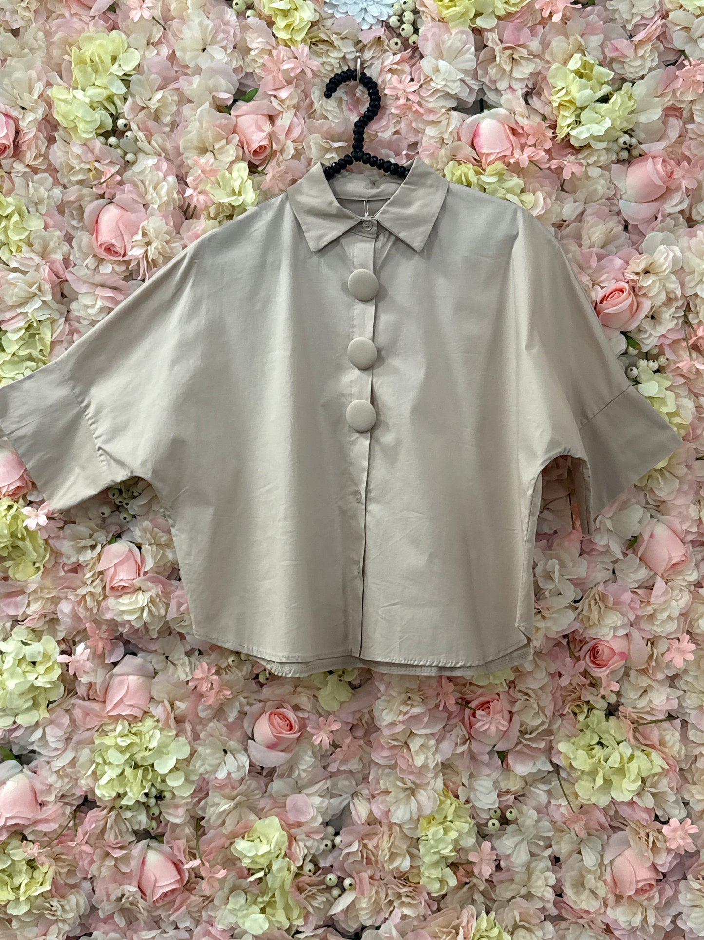 Gorgeous shirt in beige, Corsa