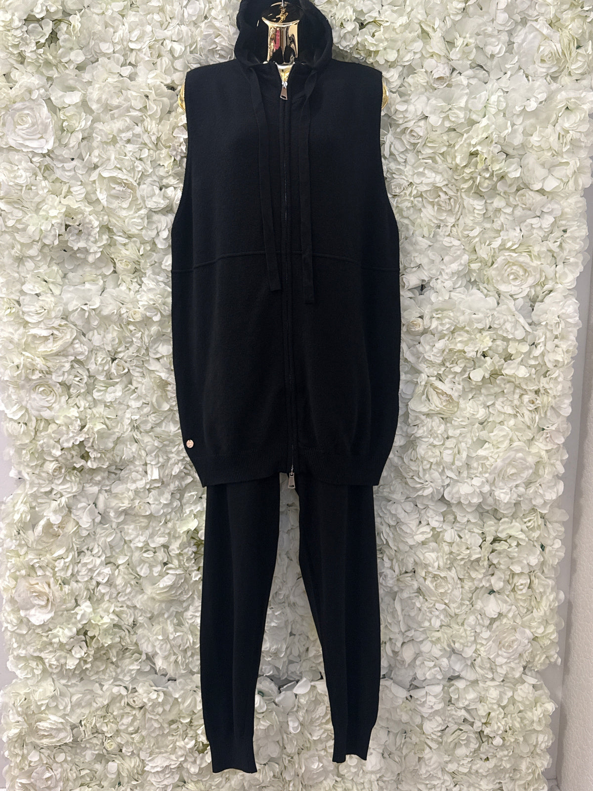 Malissa J collection, stunning knitted set in black, Cally