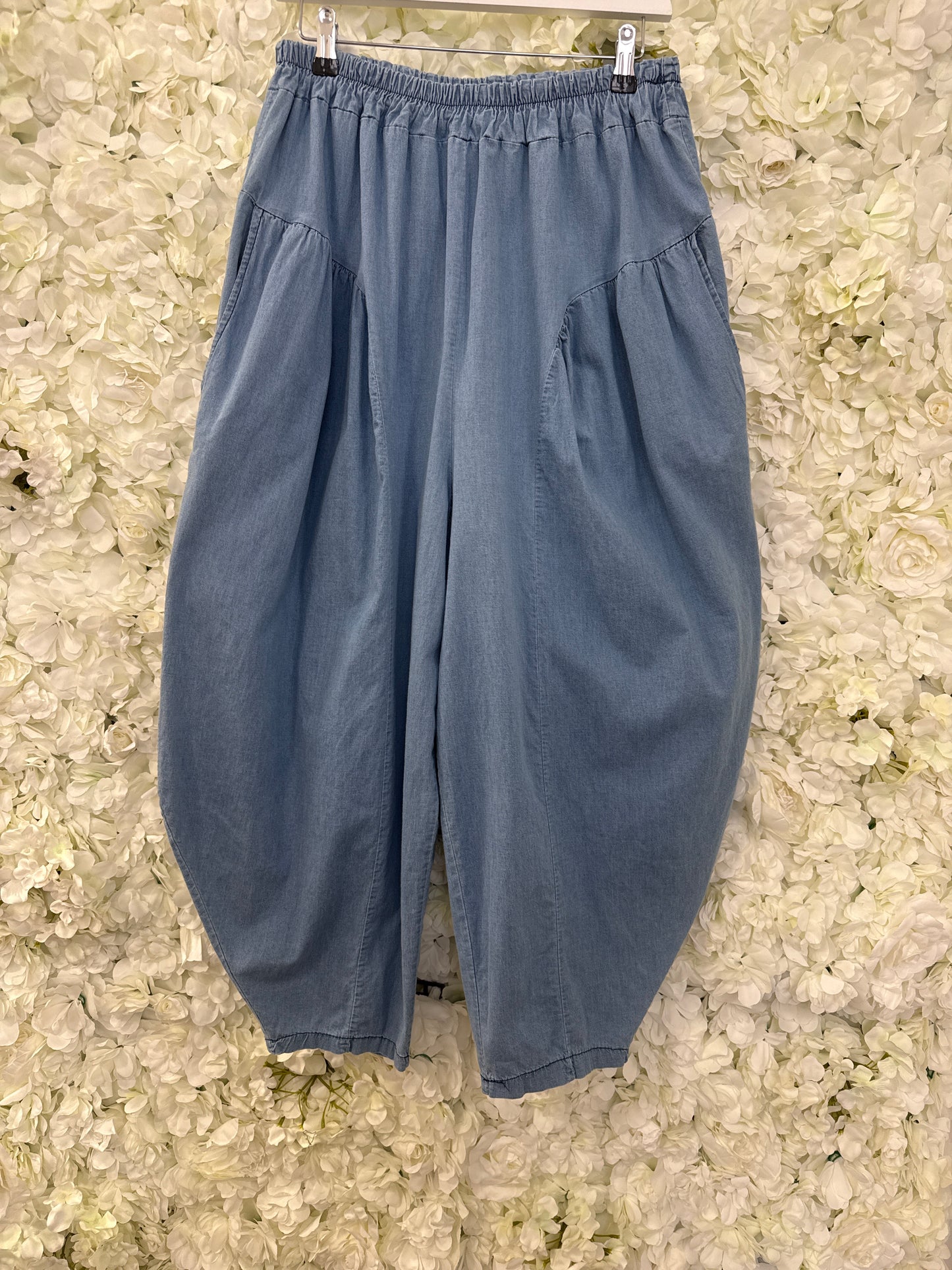 Lovely balloon chambray trousers, Whitney