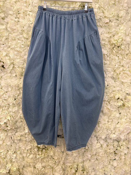 Lovely balloon chambray trousers, Whitney
