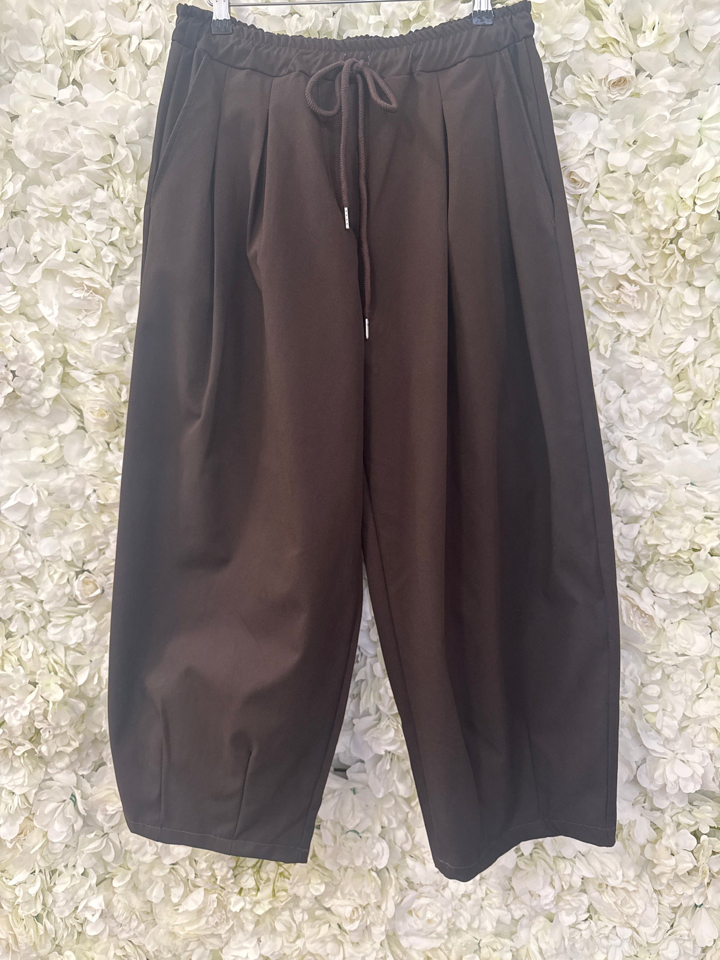 Stunning barrel leg trousers, Paula