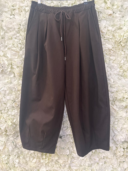 Stunning barrel leg trousers, Paula