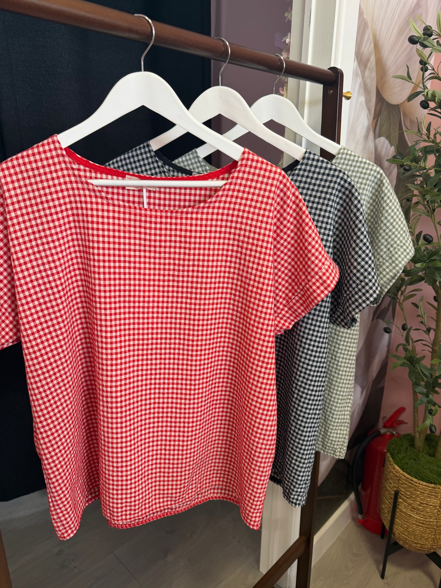 Lovely gingham summer top  jet