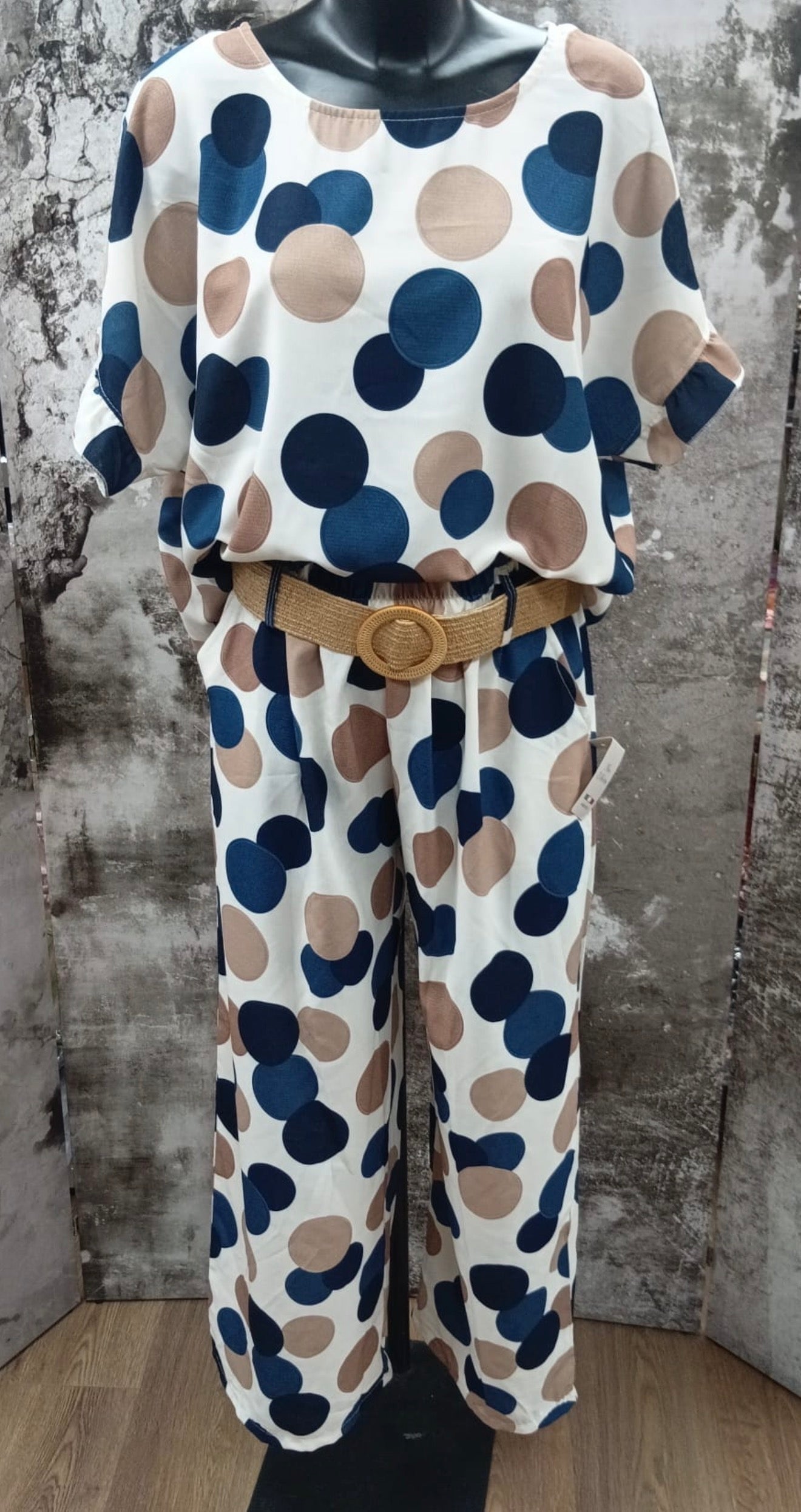 Gorgeous bubble  top Afton