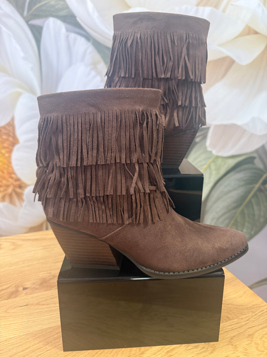 Gorgeous fringe cowboy boots, chocolate brown, Texas