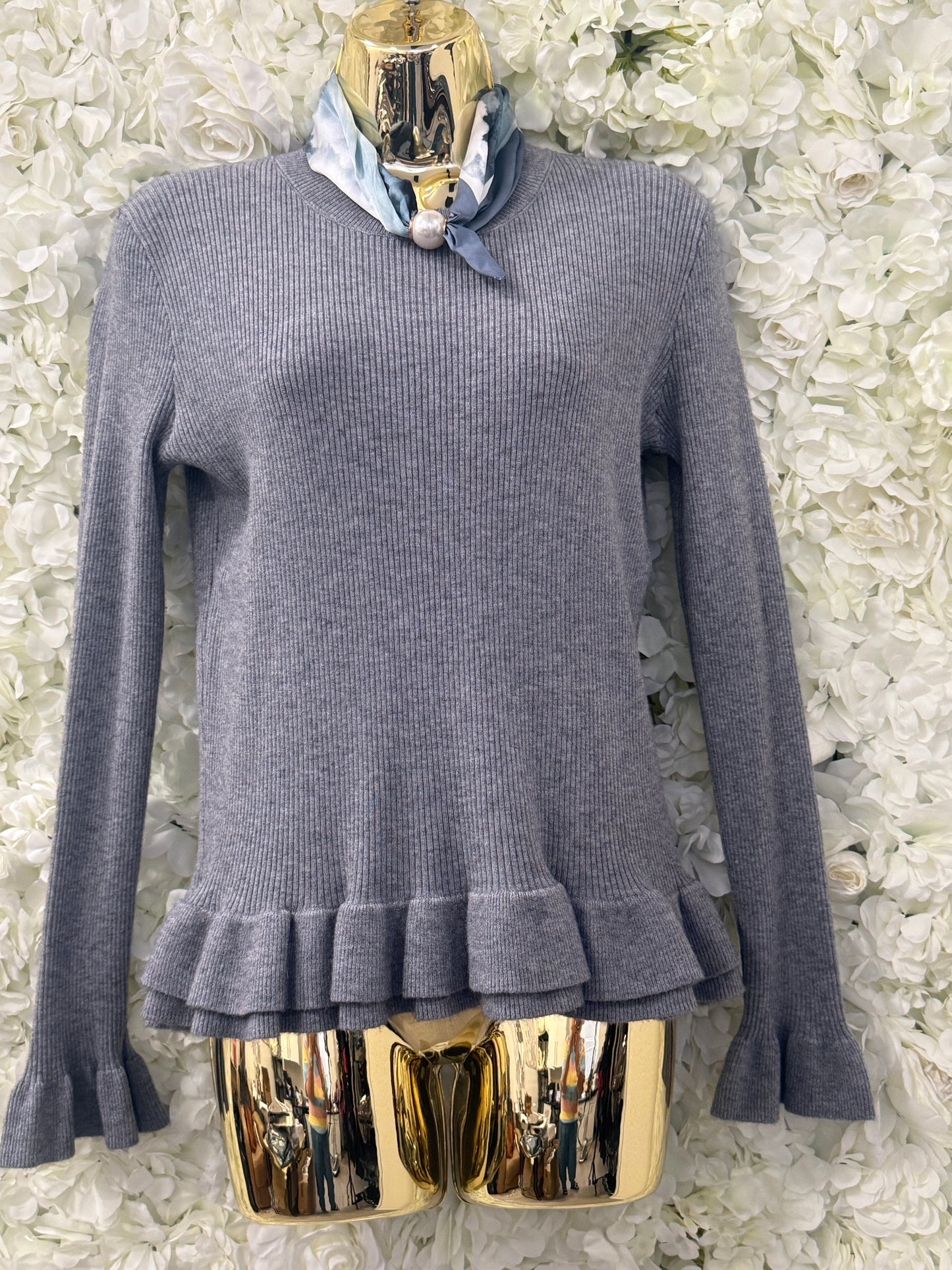 Beautiful jumper with magnetic scarf, Maddie grey