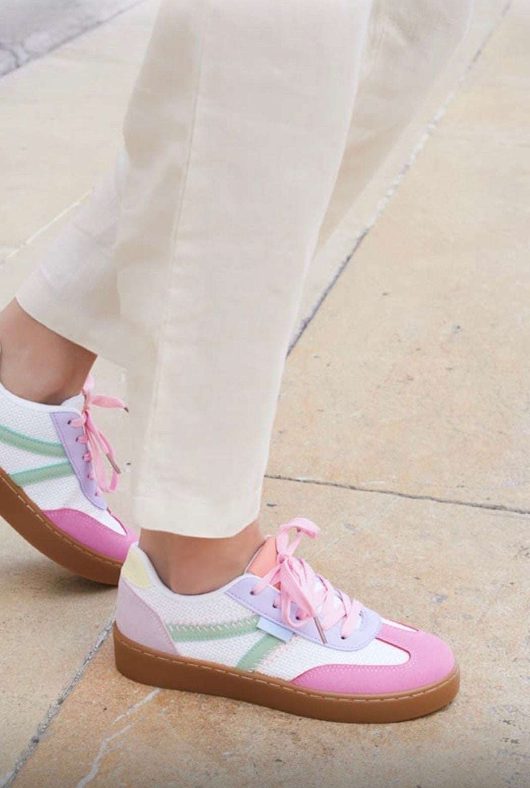 Pastel  trainers  lotus